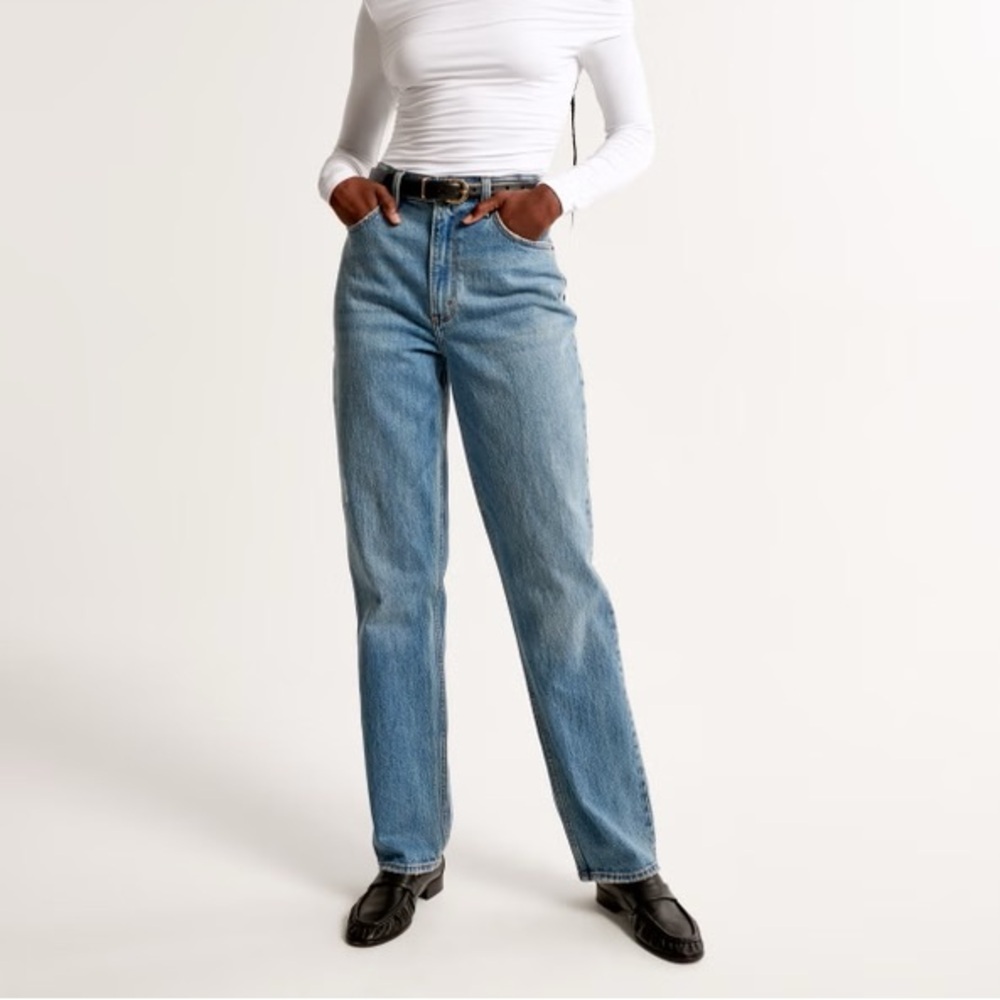 Abercrombie & Fitch 90s Straight ultra high rise Jeans medium wash 26 EUC